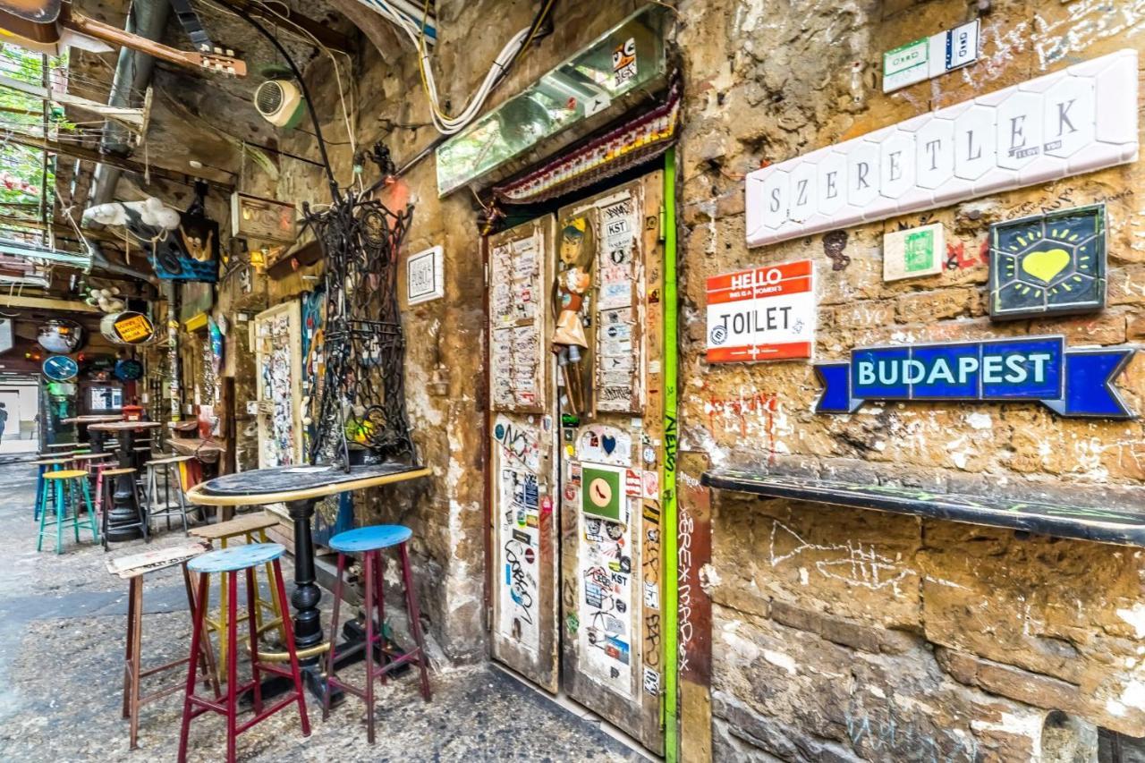 Skyline Serenity Retreat @Vaci Most Famous Street Budapest Luaran gambar